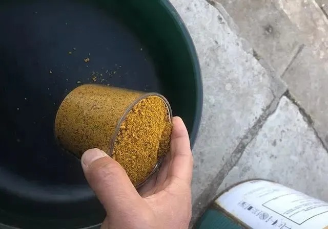 饵料搭配,看似无所谓,实则对渔获影响非常明显,一定要记牢!