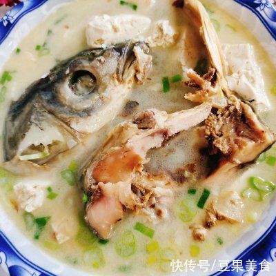 下饭神器腊鱼头豆腐汤，拌饭还能吃三碗
