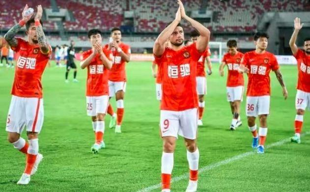 广州俱乐部|凌晨1点,北京媒体曝出争议猛料:中超成国际笑话,球迷吐槽声一片