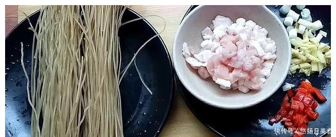 小葱|饭店的“蚂蚁上树”为什么那么好吃大厨教你,跟饭店里一样香!