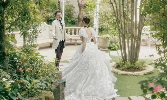 把冰雪奇缘做成婚纱这些迪士尼公主穿的婚纱裙也太好看了