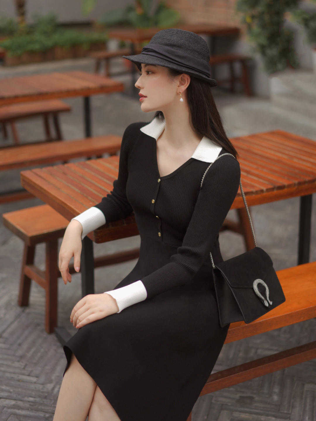 衣领|初春穿搭别错过黑白配,跟着博主这样穿,真的美极了
