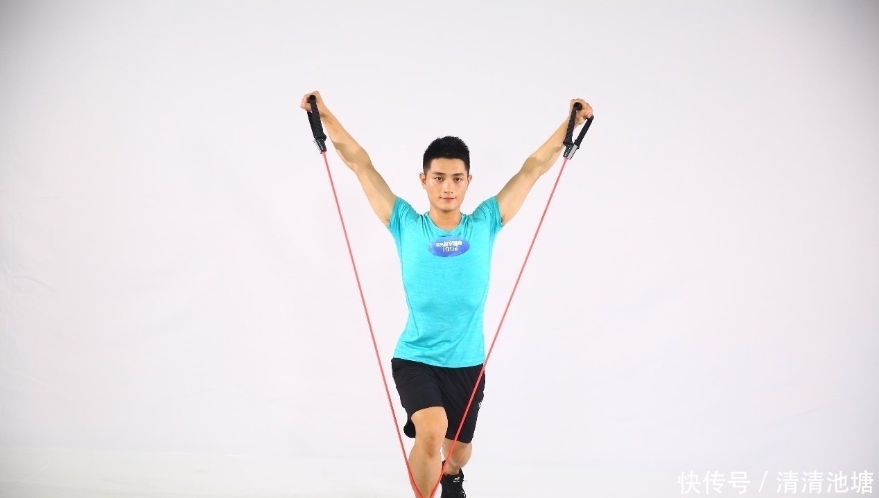 背部|英国健身男模，胸肌结实饱满腹肌迷人，一身腱子肉尽显男性魅力