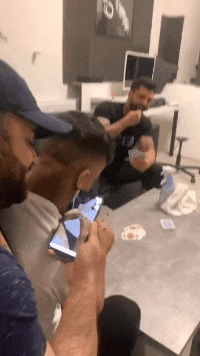 |搞笑GIF:我都不敢这么p,她却敢这么长!