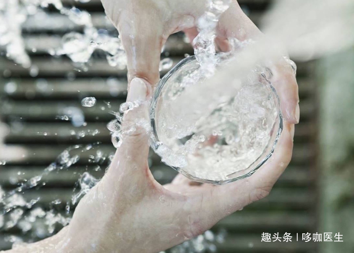 打嗝|打嗝不碍事小心，打嗝可能是病，有些嗝甚至是癌症的信号