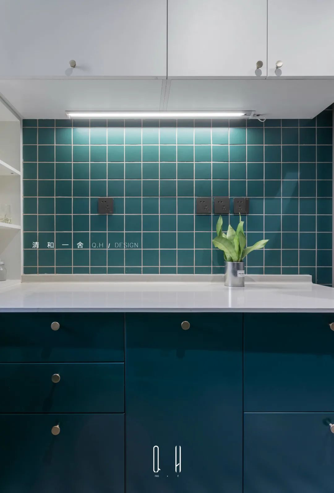 轻奢|128㎡现代轻奢,稳重配色+文艺布置,让生活充满诗意与情趣