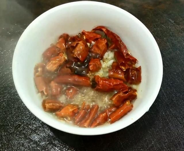 爽口|这才是莴笋最好吃的做法,脆嫩爽口,开胃下饭,赛过大鱼大肉