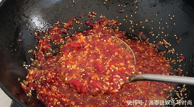 家庭自制辣椒酱,香辣过瘾,拌饭拌面都可以,做法简单很好吃