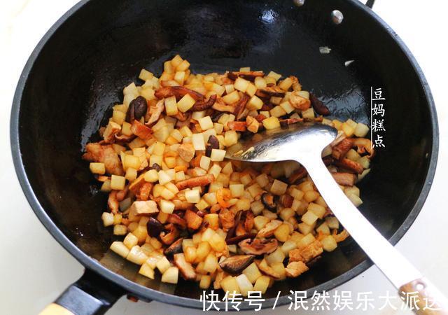 西兰花|白萝卜焖饭的做法，电饭煲简单一焖，连吃2碗才过瘾