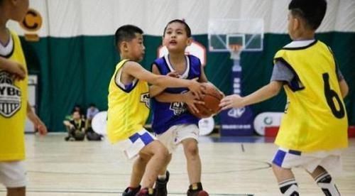 孩子|哪个父母都希望孩子越高越好,除了先天因素,还要注意这些