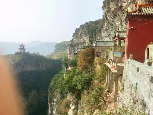 太行深处的悬崖古寺，凿了60多年才建成，至今已有400年历史