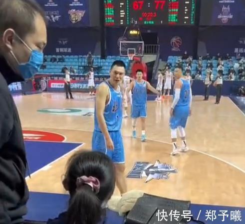 cb翟晓川朱彦西成CBA“恶霸”，对骂女记者被网暴，到底是谁的错？