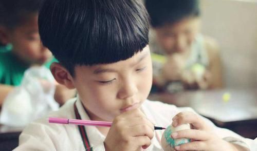 浴客|“孩子还小懂什么”宝妈带6岁儿子进女浴池，浴客的一番话太解气