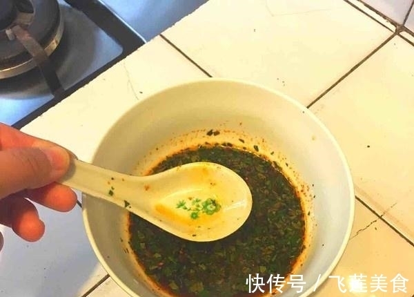 搅拌均匀|天然“黄体酮”终于被发现！女性没事吃几次，五十多也不显老