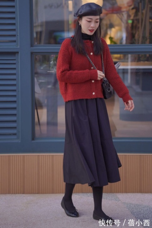 乐福鞋 终于明白“奶奶衫”为什么是2022最火单品,简约耐看还显瘦,超美