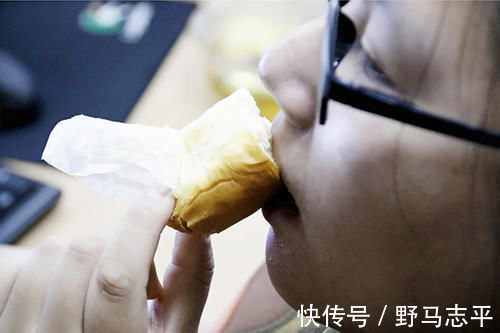 顺畅|长期便秘的人,吃饭前,牢记4句话,改善肠胃蠕动,排便变顺畅