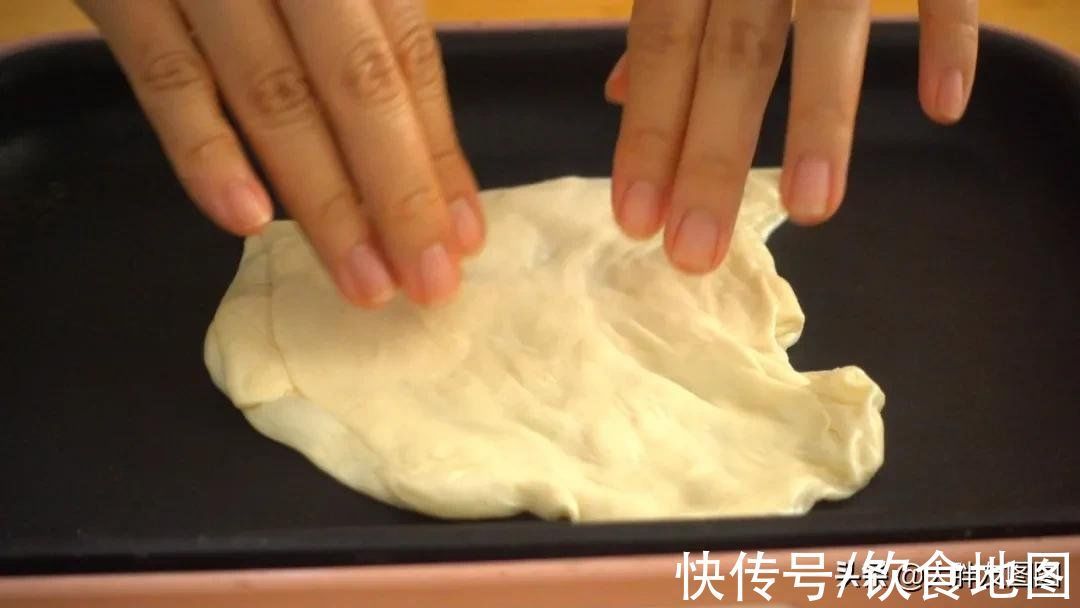 4种材料,不发酵,不用烤箱,自制起酥煎饼,香喷喷的面食