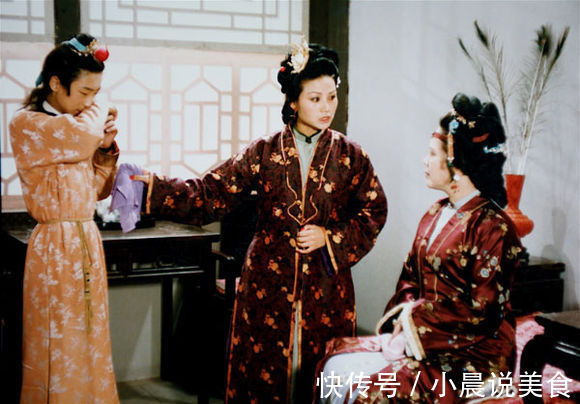 红楼梦!《红楼梦》关系最尴尬的两个女人,住在一个家里,从不和对方说话