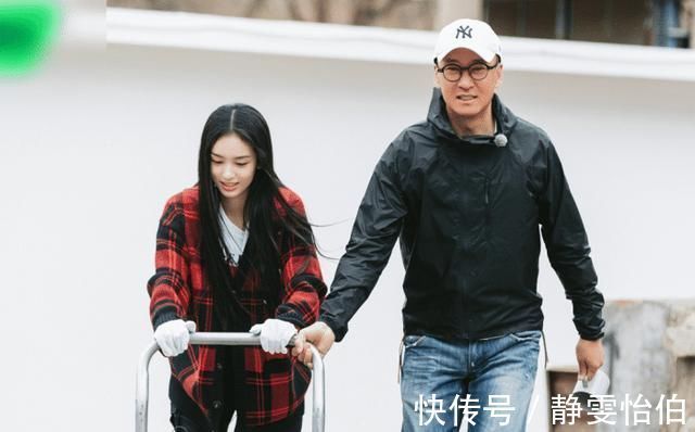 又一综艺开播即走红,开播的两天热度飙升榜首,阵容豪华