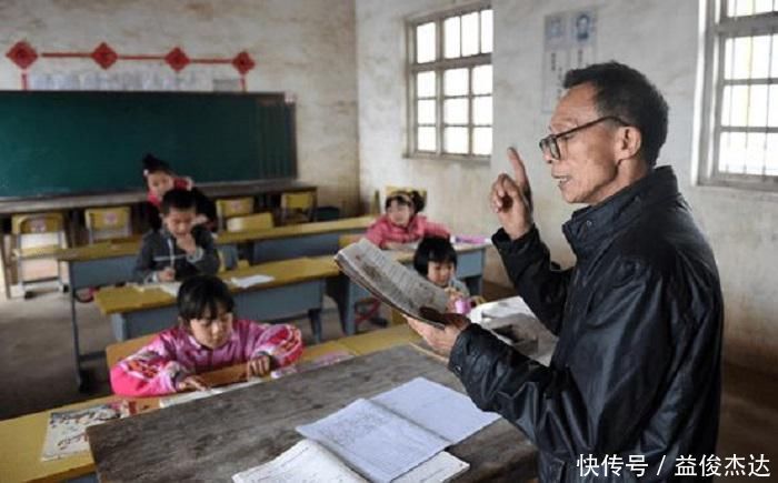 学生|监考期间，农村教师和县城老师的一番对话，折射出城乡教育的差异