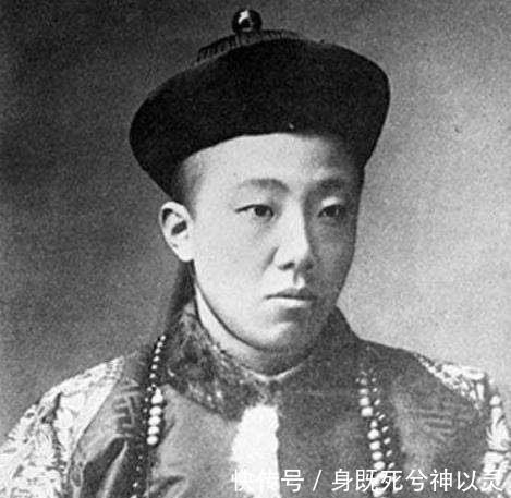 部级|最有骨气的清朝皇室,宁愿摆摊也不投靠日本人,建国后享受部级待遇