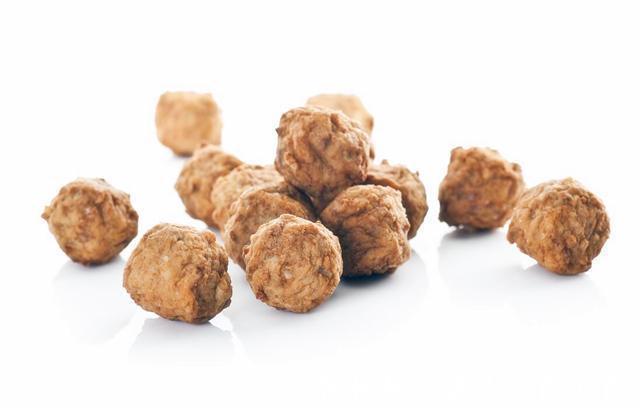 肉丸子到底怎么做才可以又滑又嫩？今天，老奶奶告诉各位制作方法