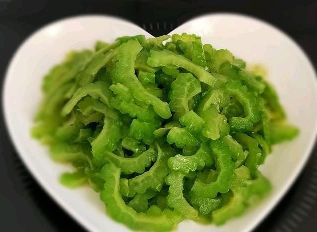 降糖减肥|高血糖最怕这个菜,56岁叔叔血糖高,隔三差五吃,血糖稳定4.0!