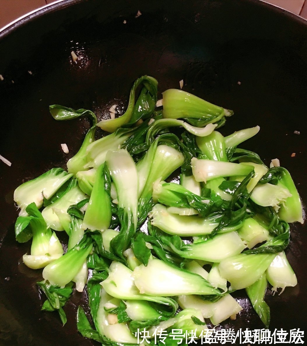 成品|炒的青菜不好吃?学会这2招,成品翠绿爽口超有食欲,不比饭店差