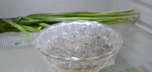 茶叶放白醋里泡一泡,真是厉害了,解决家家都困扰的烦恼,太棒了