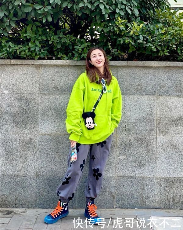 春季穿什么?当然是穿减龄又乖巧的卫衣了,这些卫衣入手不亏