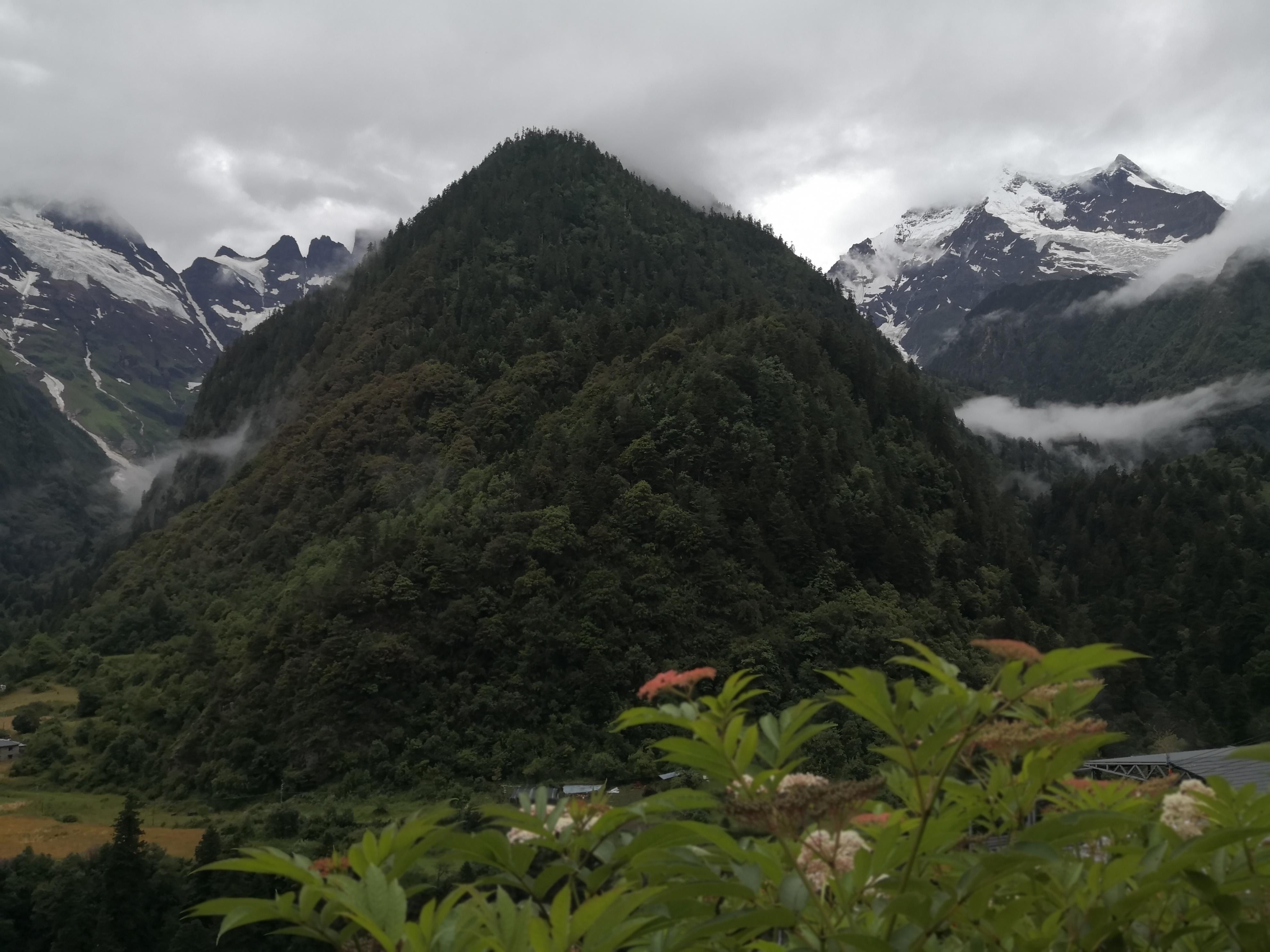 西当|#北京现代第七代伊兰特#不去天堂，就去雨崩