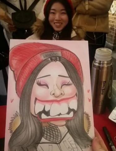 专业课$美术生“作品”走红,第一眼看过去很丑,放大10倍后老师也佩服