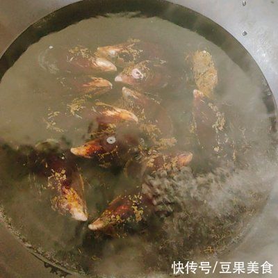 吃对老滕私房菜之爆炒海虹，每一口都是极致享受