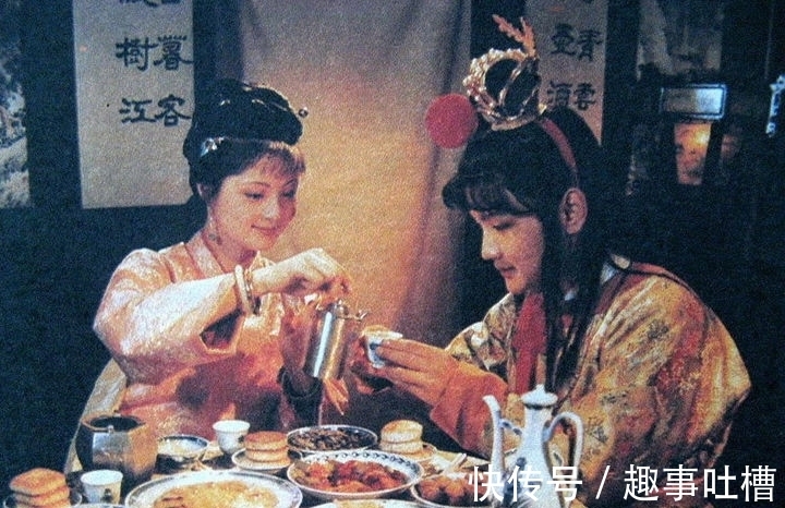 宝钗!红楼梦:薛姨妈为何赖在贾府不走?她的野心竟是想当第二个贾母!