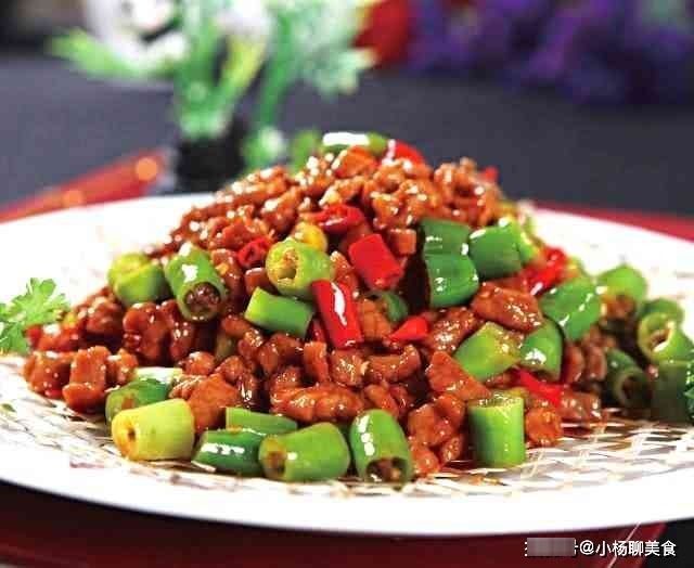 炒牛肉时,不需要加淀粉只需一食材,又滑嫩又入味