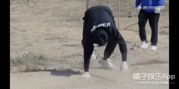 它逃，他追，它…跑的更飞？