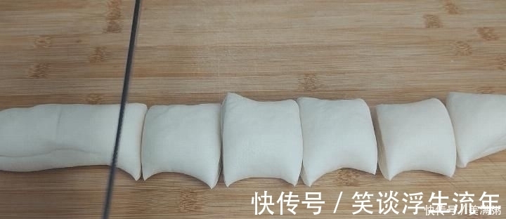 面剂|面粉别蒸馒头了,教你一个新吃法,比油条还香,我家一周吃5次