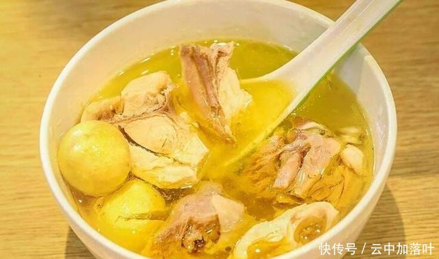 汤汁|炖鸡汤时,不要焯水或直接炖,偷学大厨秘方,汤汁浓郁肉质鲜嫩