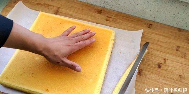 这才是蛋糕卷的正确做法,不开裂不掉皮,高颜值,味道超赞