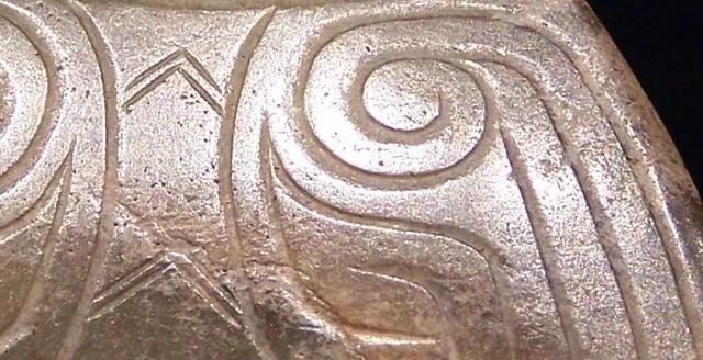 线索|古玉表面的土蚀斑,是鉴定真伪的重要线索,仔细甄别,提升眼力