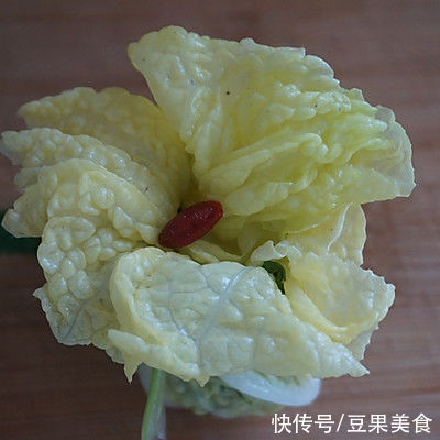 藜麦|简单易做的不用面粉的白菜饺子，让人吃了还想吃