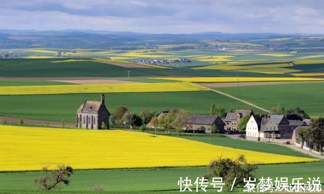 山气日夕佳|陶渊明的一首诗,诗中无酒句句让人醉,写出了人最舒服的状态