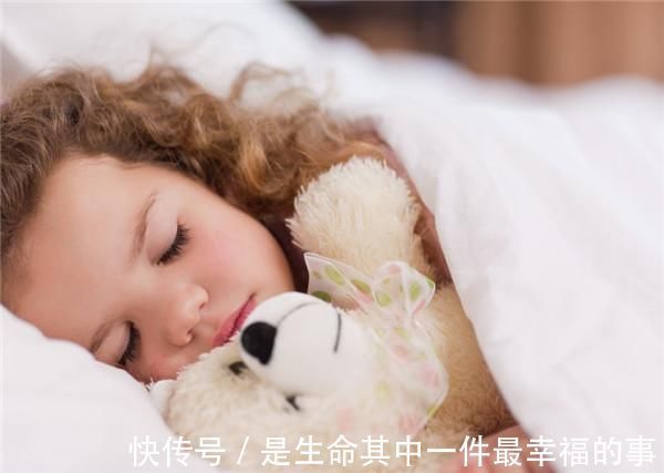 孩子|女孩肚子奇大,医院检查竟发现腹中有“孩子”,得知真相父母崩溃