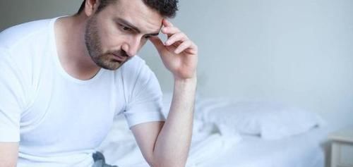 缩小|男性开始衰老时,身体2处会缩小,做好3事,身体健康易长寿