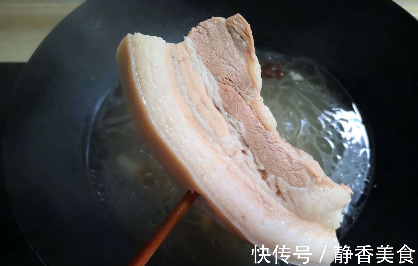 蒜泥|蒜泥白肉家常做法，清爽不油腻，简单几个步骤，比饭店的还好吃