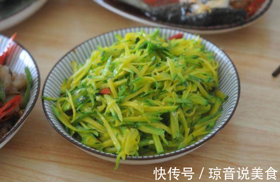 老公把我做的饭菜拍照后发朋友圈，第二天婆婆来我家收走了车钥匙