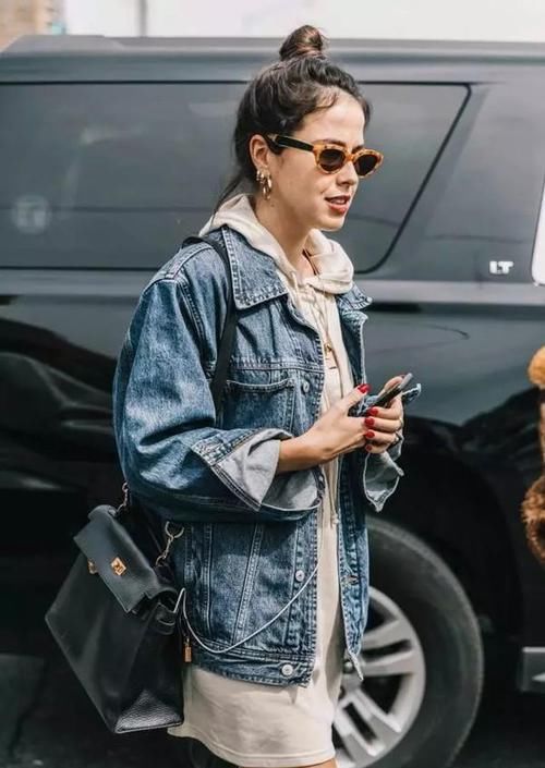 ?开春后不要瞎打扮，今年流行这3款“上衣”，内搭外穿都时髦