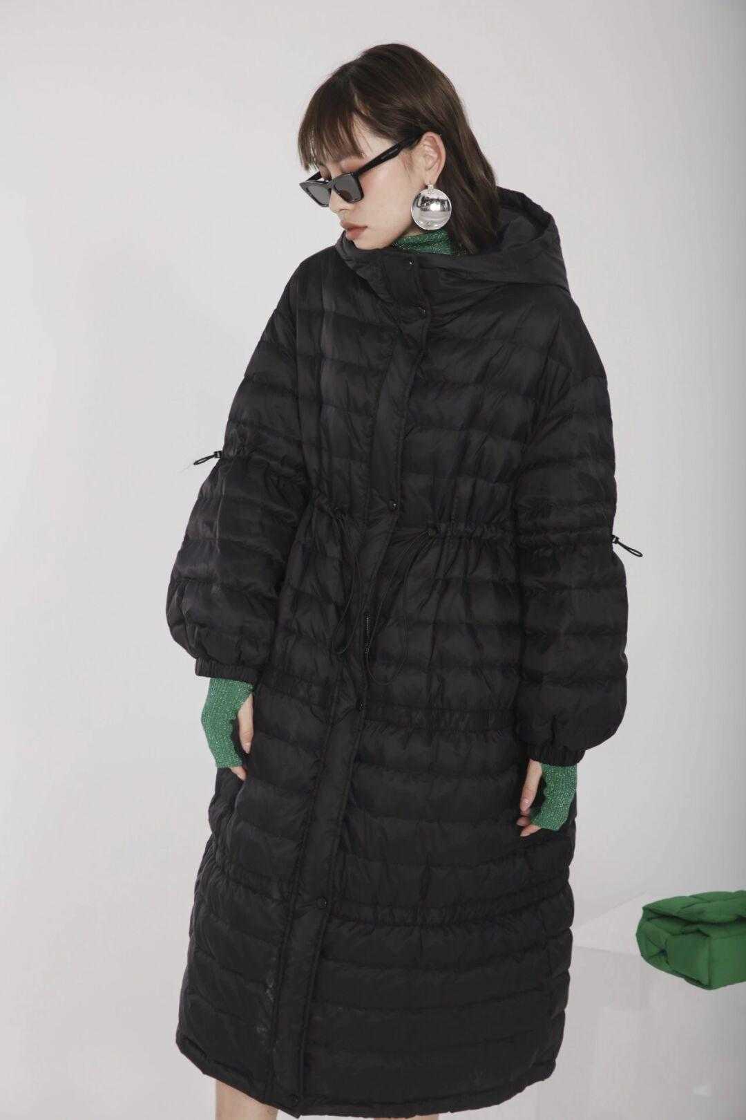 羽绒服 别再穿棉质连衣裙了!今年流行的“羽绒裙”,可以人手一件了