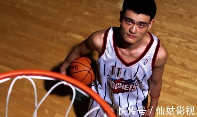 赛场|姚明有没有当过NBA第一中锋？这个说法具有压倒性的说服力吗？