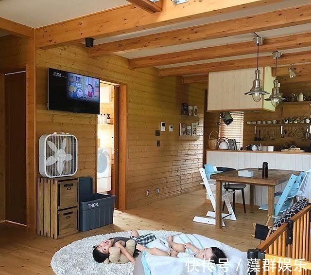 木屋|日本一家4口卖掉市区60㎡小房,搬到郊区住木屋!将生活过成电影